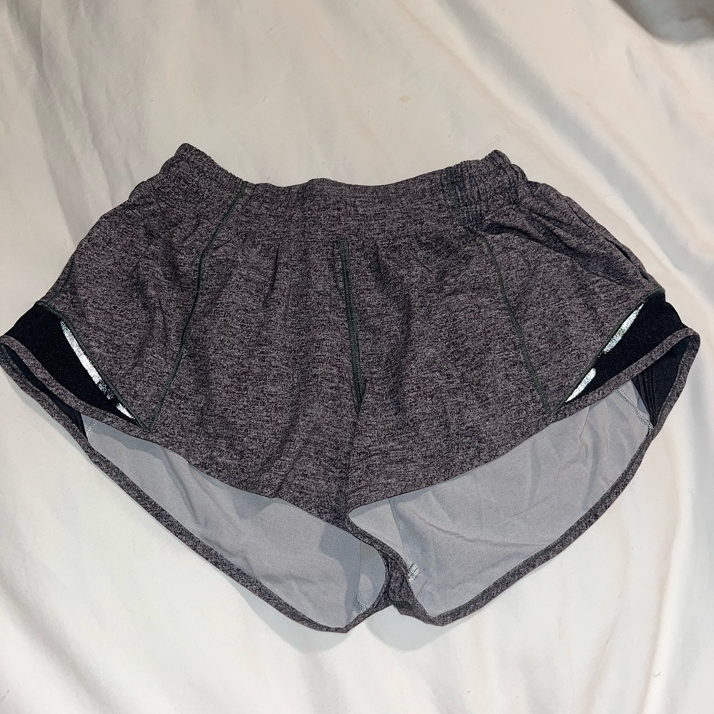 LULULEMON heather grey 2.5 hotty hot shorts